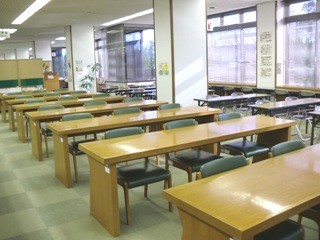 八代市立図書館の自習室